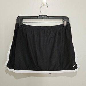Nike Dri-FIT Black & White Athletic Skort Size M